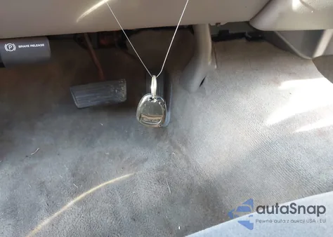 2000 Chevrolet Silverado C1500 from USA, damaged, VIN 2GCEC19T5Y1218645